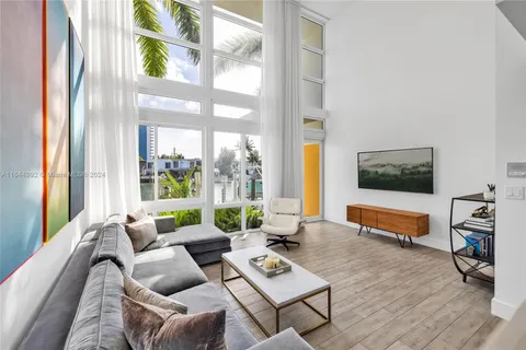 77 N Shore Dr # 77, Miami Beach FL 33141