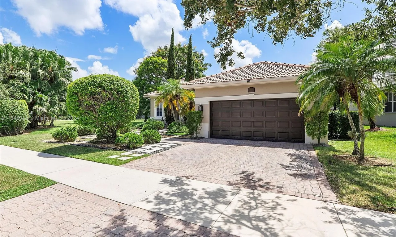 1601 Osprey Bnd, Weston FL 33327