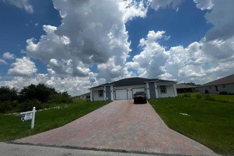 2516 Park RD, Lehigh Acres FL 33971