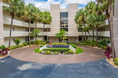 5700 Camino Del Sol # 103, Boca Raton FL 33433