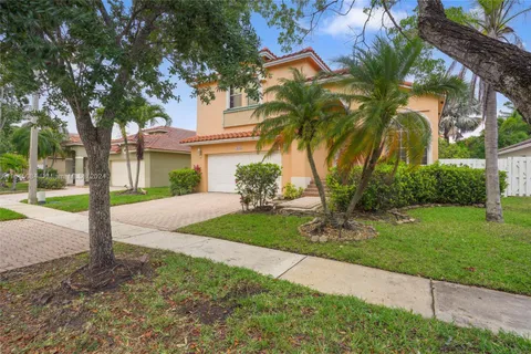 18405 NW 9th Ct, Pembroke Pines FL 33029