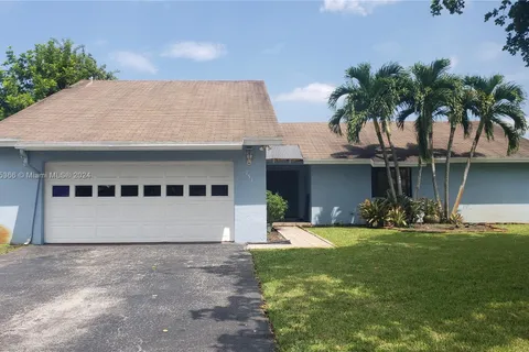 751 SW 98th Ave # 751, Pembroke Pines FL 33025