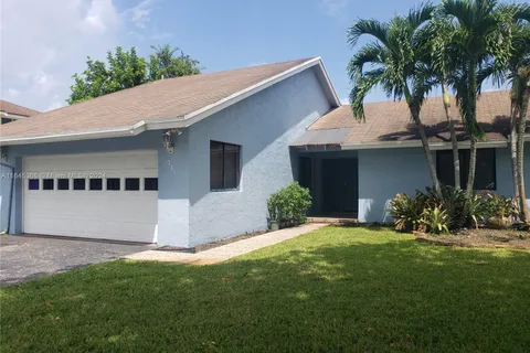 751 SW 98th Ave # 751, Pembroke Pines FL 33025