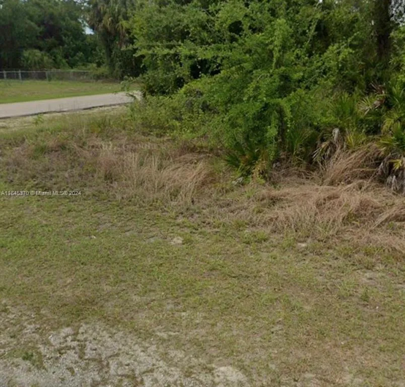 2901 E 2, Lehigh Acres FL 33936