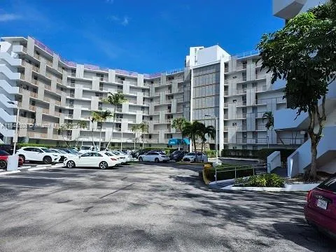 3475 N Country Club Dr # 618, Aventura FL 33180