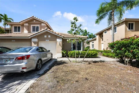 15871 SW 12th St, Pembroke Pines FL 33027