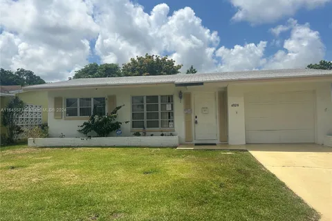 4928 NW 54th St, Tamarac FL 33319