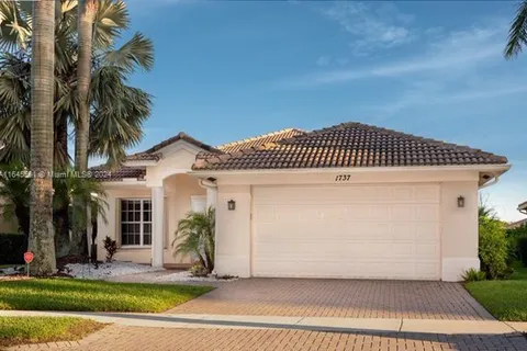 1737 Harbor View Cir, Weston FL 33327