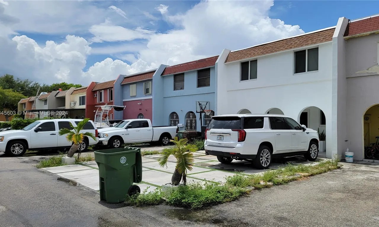 7100 W 2nd Ln # 7100, Hialeah FL 33014