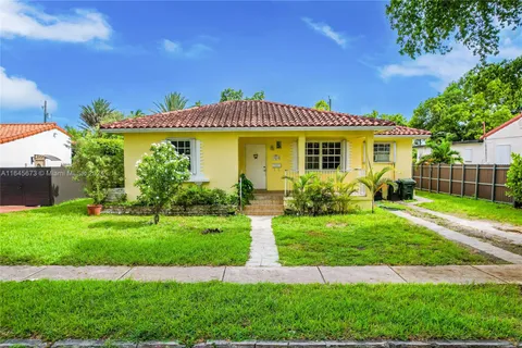 6356 SW 14th St, West Miami FL 33144