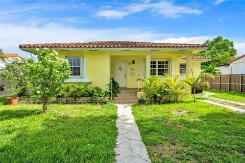 6356 SW 14th St, West Miami FL 33144