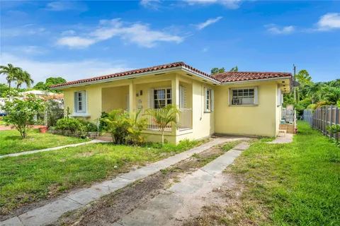 6356 SW 14th St, West Miami FL 33144