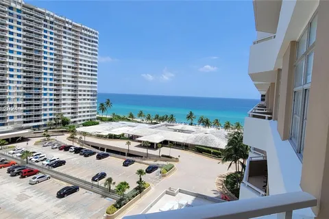 1980 S Ocean Dr # 8K, Hallandale Beach FL 33009