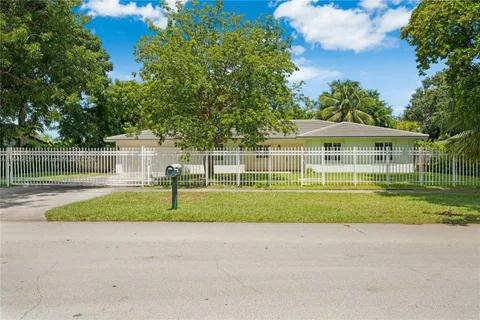 16601 SW 92nd Ave, Palmetto Bay FL 33157