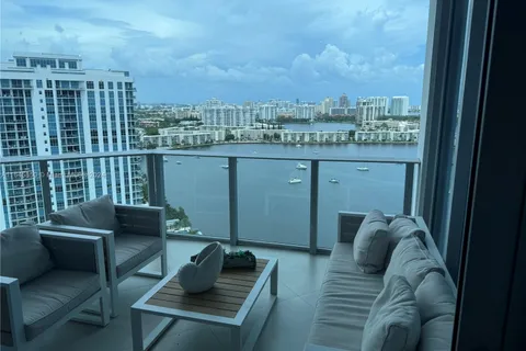 17111 Biscayne Blvd # 2307, North Miami Beach FL 33160