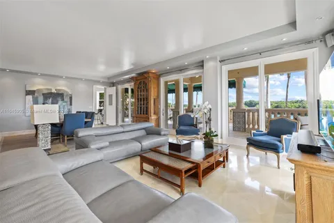 13647 Deering Bay Dr # 112, Coral Gables FL 33158