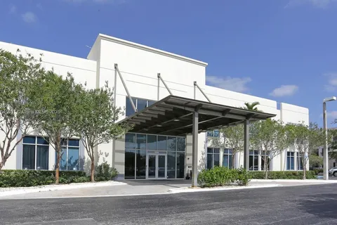 2010 NW 150th Ave # 206, Pembroke Pines FL 33028