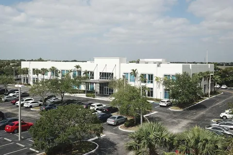 2010 NW 150th Ave # 206, Pembroke Pines FL 33028