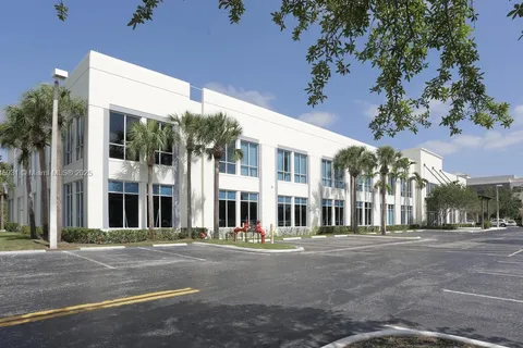 2010 NW 150th Ave # 206, Pembroke Pines FL 33028