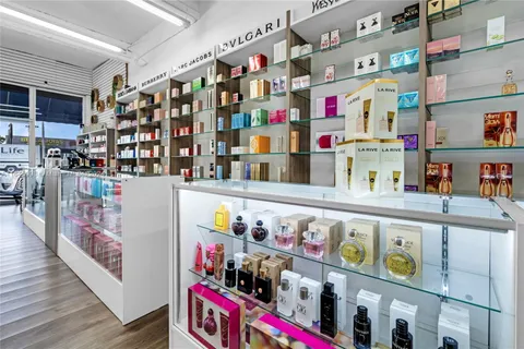 Perfume Store For Sale in Miami, Miami FL 33142