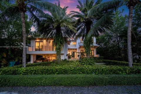 561 Hampton Ln, Key Biscayne FL 33149