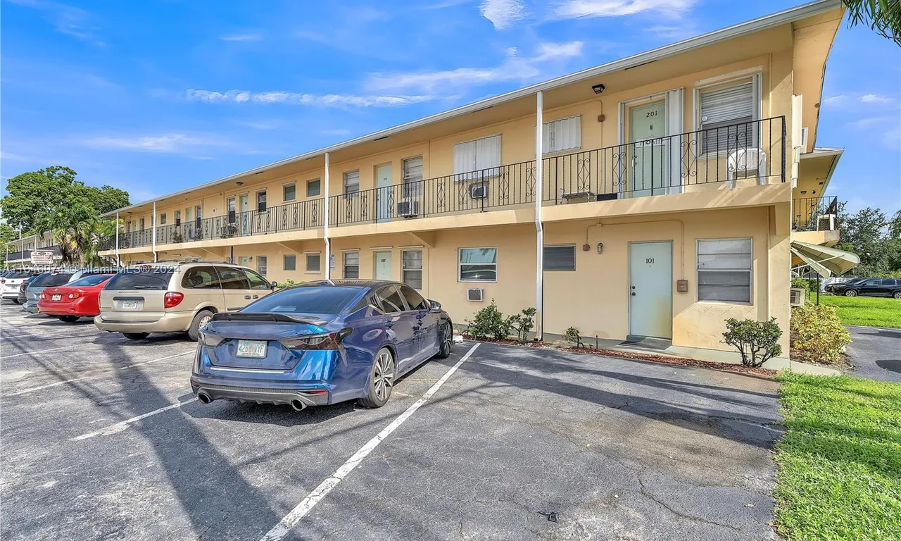 7401 N Pines Blvd # 101, Pembroke Pines FL 33024