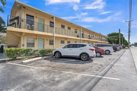 7401 N Pines Blvd # 101, Pembroke Pines FL 33024