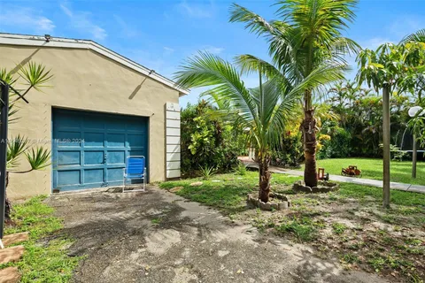 1675 NE 169th St, North Miami Beach FL 33162