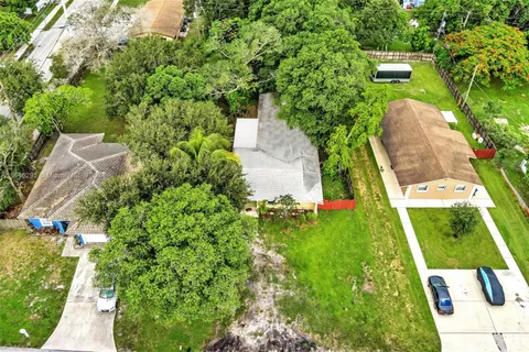 6208 SW 26th St, Miramar FL 33023