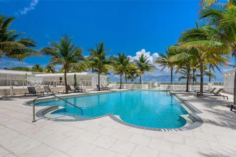 4925 Collins Ave # 3H, Miami Beach FL 33140