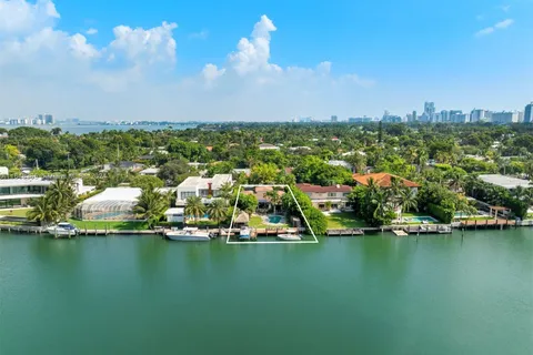 744 Lakeview Dr, Miami Beach FL 33140