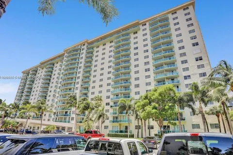 19390 Collins Ave # 520, Sunny Isles Beach FL 33160