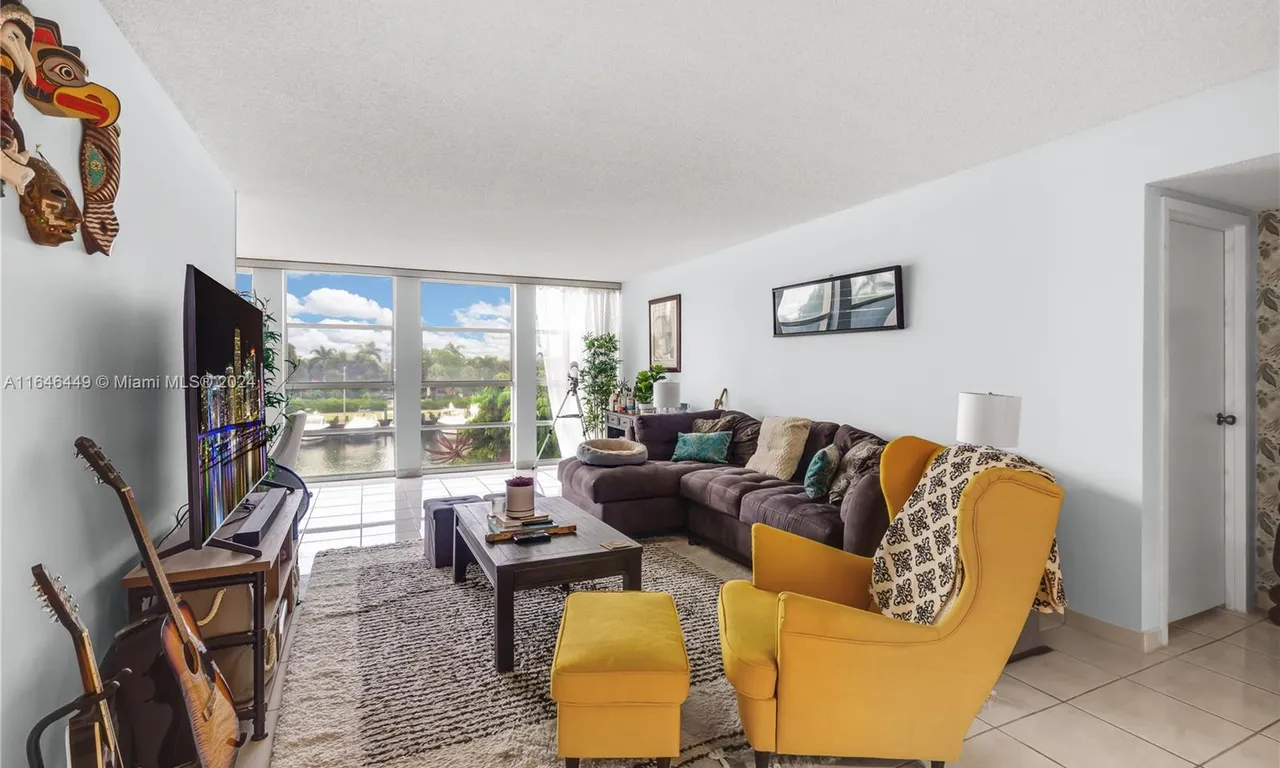 601 Three Islands Blvd # 304, Hallandale Beach FL 33009