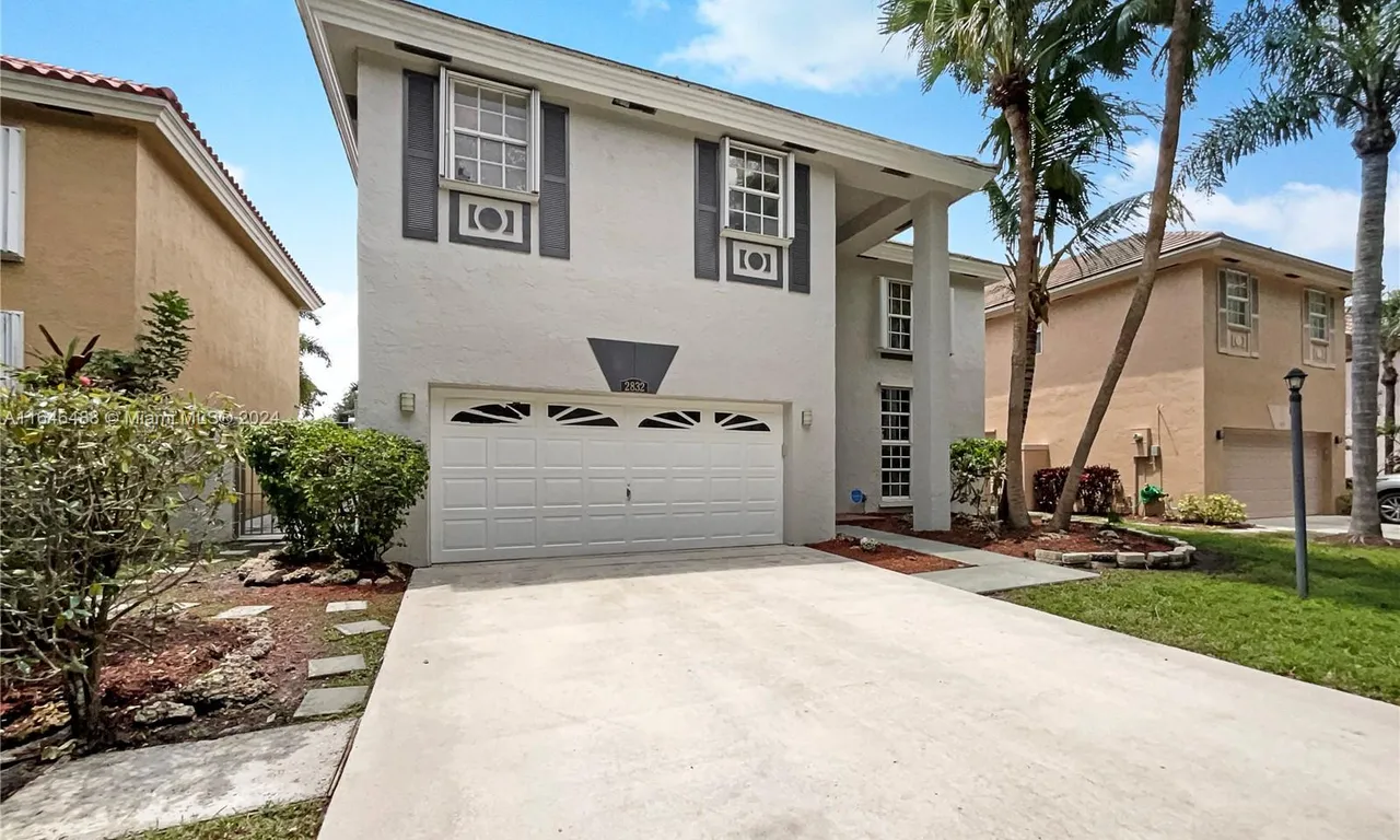 2832 Cayenne Ave, Cooper City FL 33026