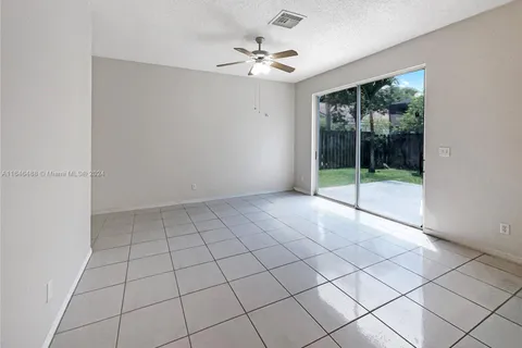 2832 Cayenne Ave, Cooper City FL 33026