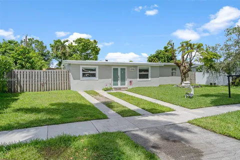 11021 SW 47th Ter, Miami FL 33165