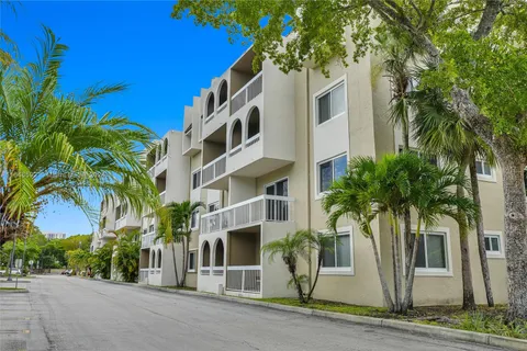 7865 Camino Real # 115, Miami FL 33143