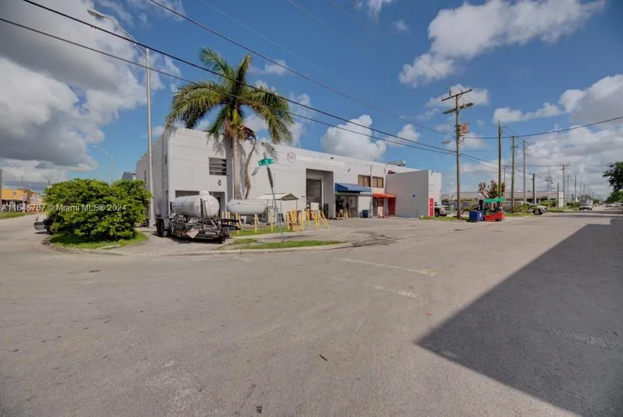 Cash and Carry Distribution Business, Hialeah FL 33010