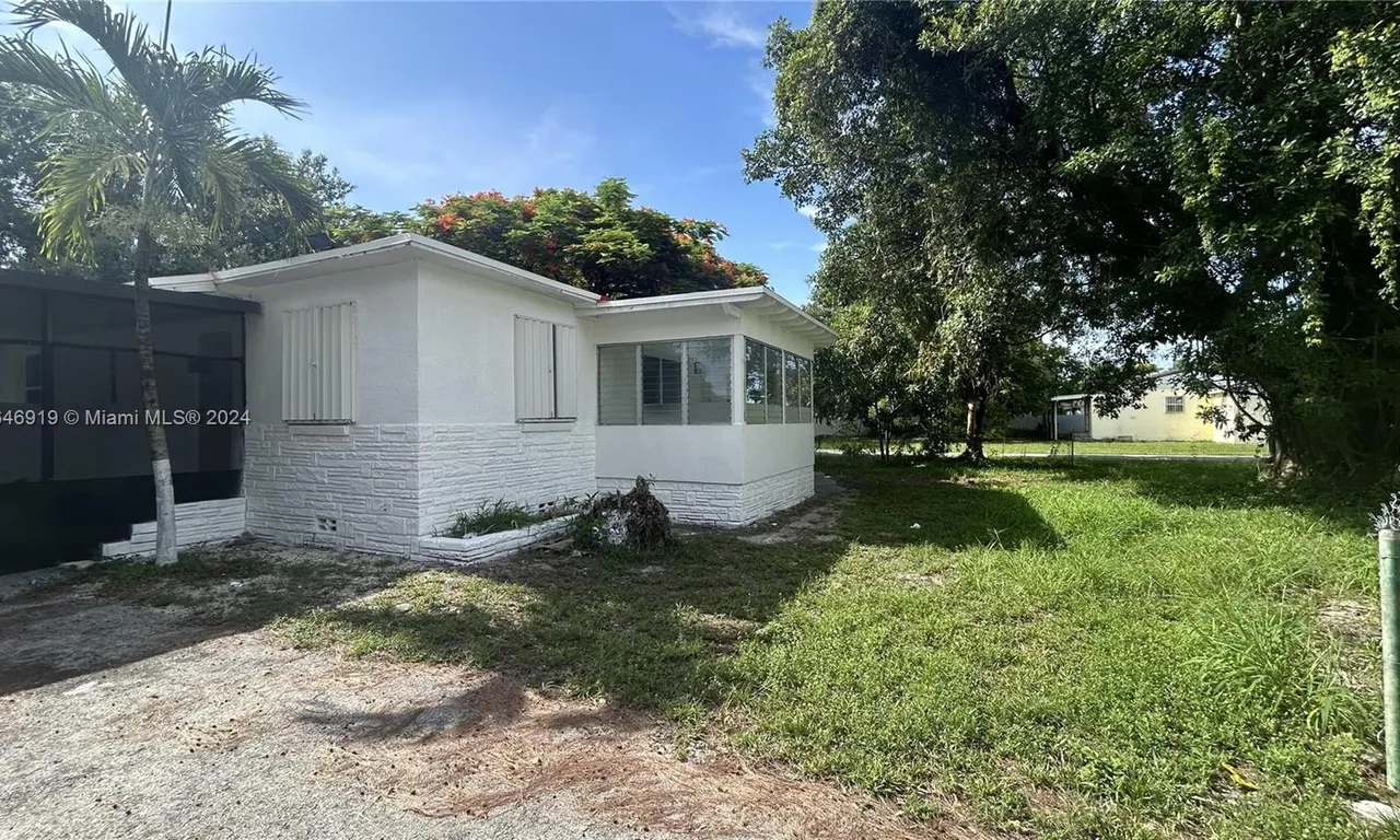 205 Seaman Ave, Opa-Locka FL 33054