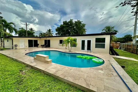 1901 NE 186th Dr, North Miami Beach FL 33179