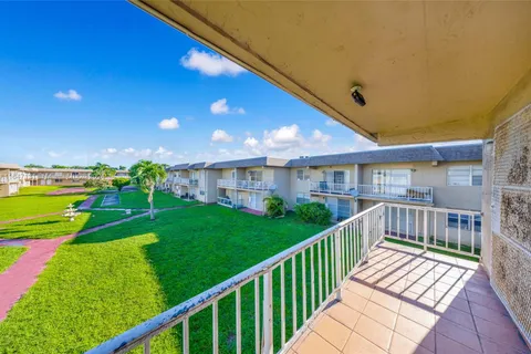 301 NW 177th St # 201, Miami Gardens FL 33169