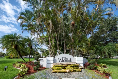 1510 Whitehall Dr # 104, Davie FL 33324