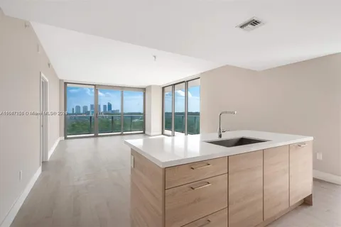 16385 Biscayne Blvd # 921, North Miami Beach FL 33160