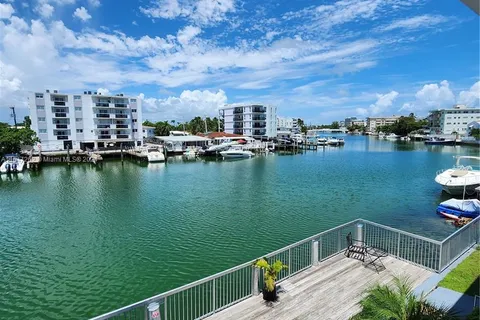 8080 Tatum Waterway Dr # 26, Miami Beach FL 33141