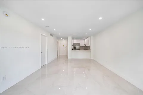 1450 Lincoln Rd # 409, Miami Beach FL 33139