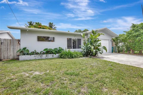 34 SE 14th St, Dania Beach FL 33004