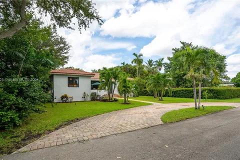 10642 NE 11th Ave, Miami Shores FL 33138