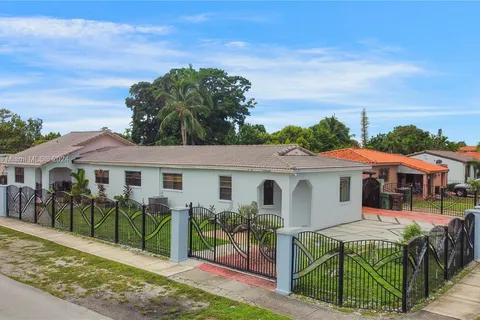 110 43rd St, Hialeah FL 33012