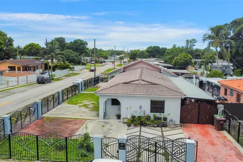 110 43rd St, Hialeah FL 33012