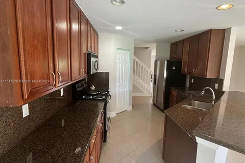 4527 SW 129th Ave, Miramar FL 33027